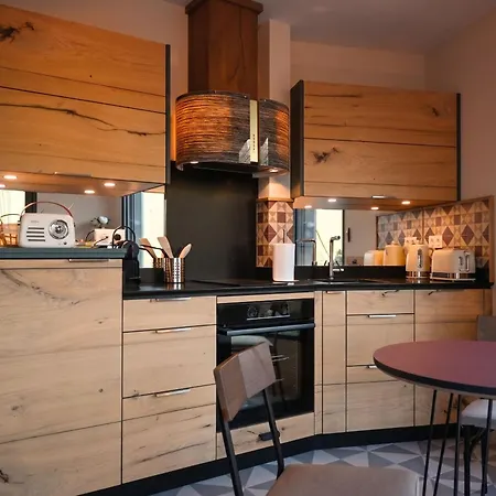 Апартаменты Petit Balcon Du Lathuile
