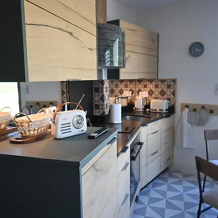 Апартаменты Petit Balcon Du *